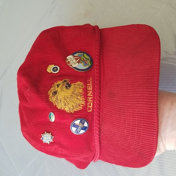 Corduroy 1970s Vintage Hat for Men with Vintage Pins - Picture 3 of 16